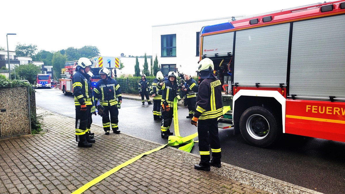 FW-EN: Brand in Hochhaus gemeldet