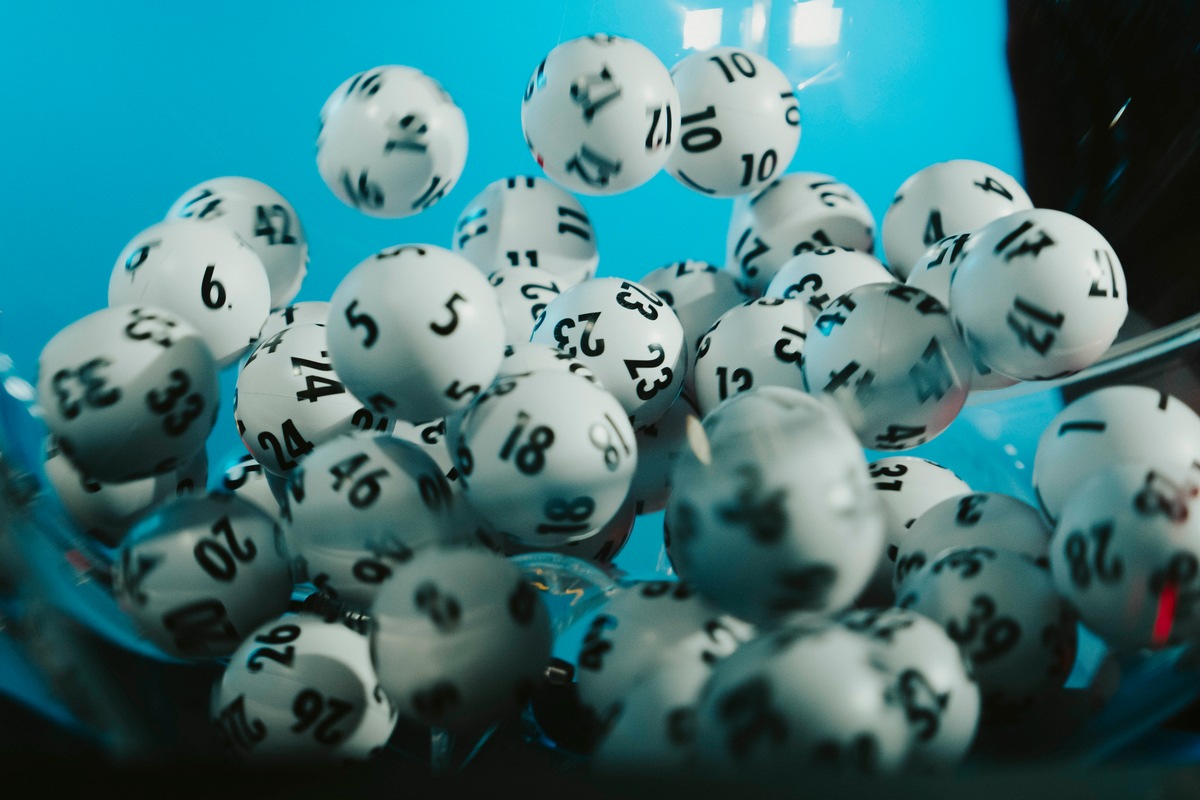 Kein April-Scherz / Doppelmillionär bei LOTTO 6aus49 in Nordrhein-Westfalen