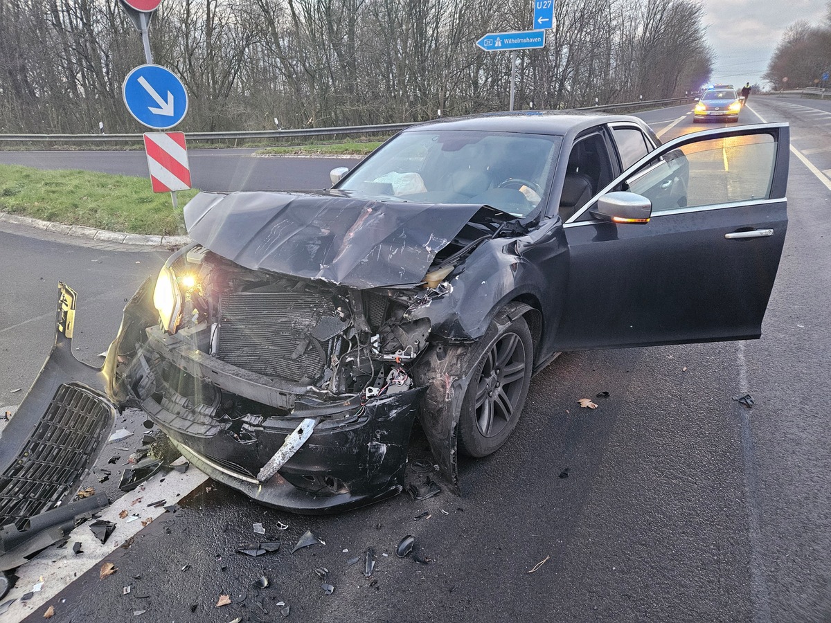 POL-WHV: Schwerer Verkehrsunfall auf der B436 in Sande