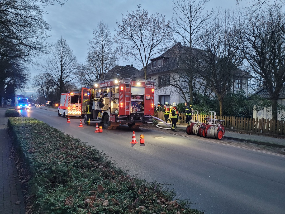 FW-ROW: Verpackung brennt auf Herdplatte