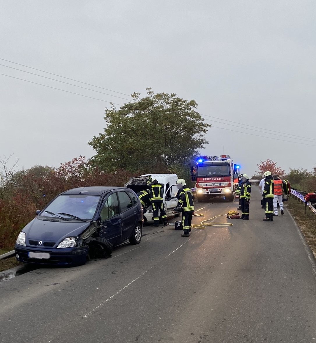 POL-PDNW: (Haßloch) Verkehrsbehinderungen nach Unfall mit vier Autos