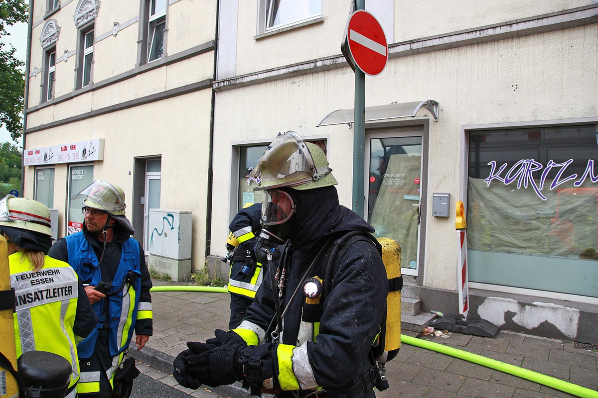 FW-E: Wohnungsbrand in Essen-Leithe, eine Person verletzt