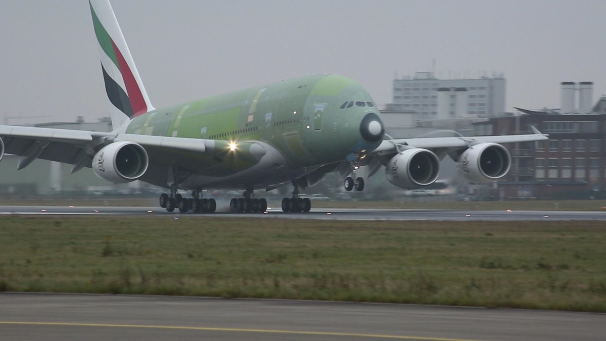 Wie &quot;Der Superflieger&quot; ausgestattet wird / Zweiteilige &quot;ZDF.reportage&quot; aus den Werkhallen des Airbus A380 in Finkenwerder (FOTO)