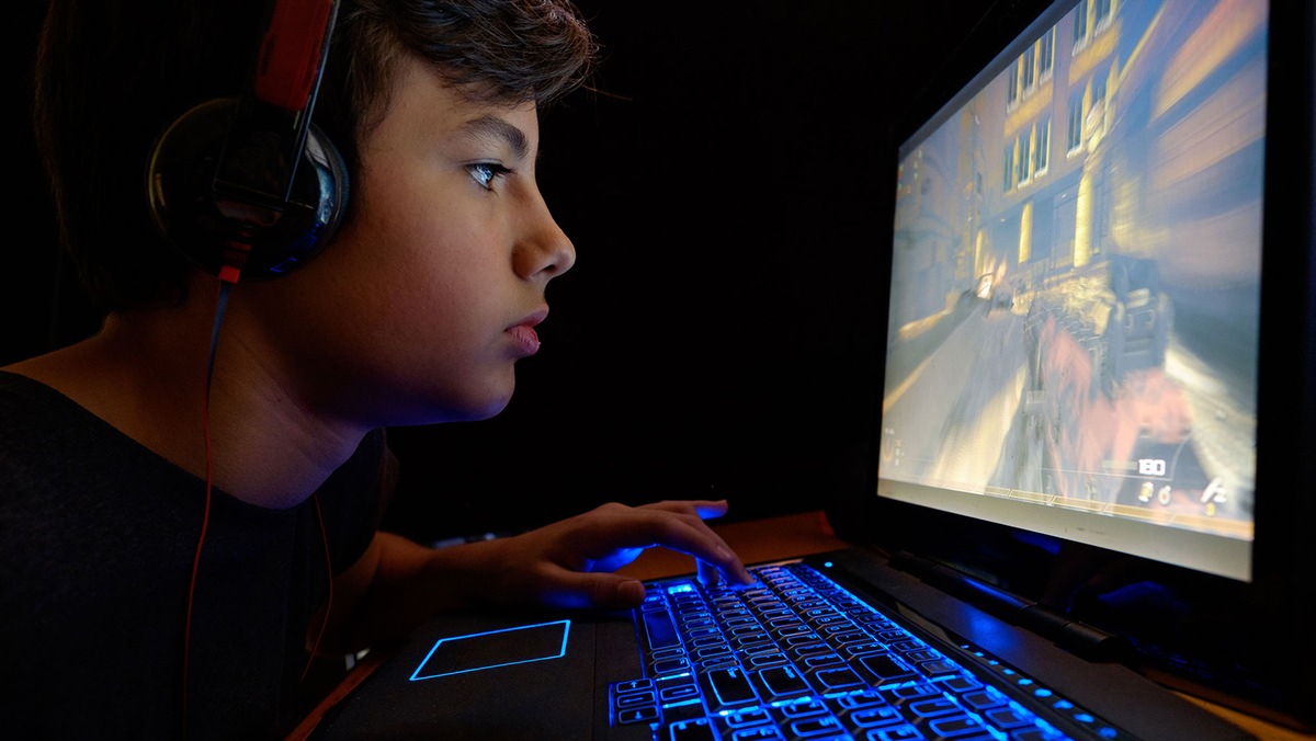 Étude nationale sur les activités en ligne des jeunes : 3 % environ ont un usage problématique des jeux vidéo