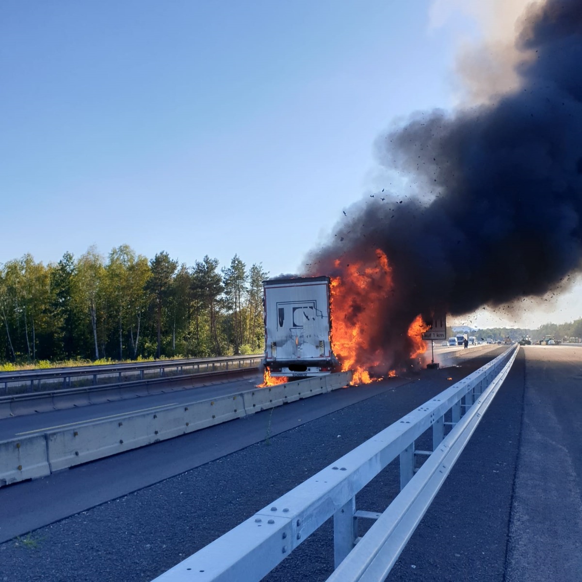 POL-PDKL: LKW geht in Flammen auf