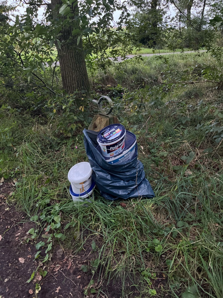 POL-COE: Coesfeld-Lette, Letter Bruch/Umweltsünder entsorgen gefährliche Abfälle im Wald