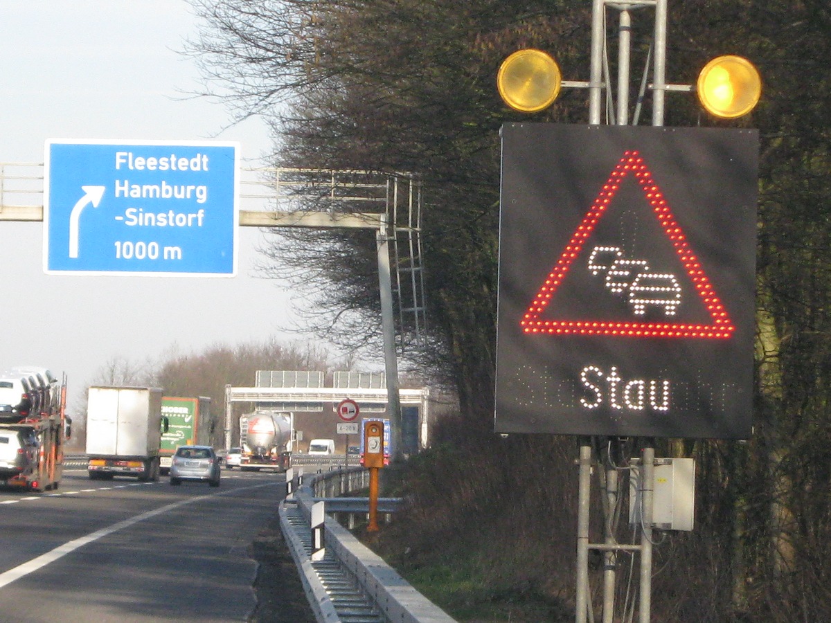 POL-WL: Baustelle A 39 - Herausforderung für Polizei und Feuerwehr