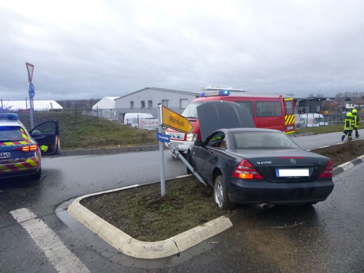 POL-PDWO: Betrunken gegen Verkehrszeichen