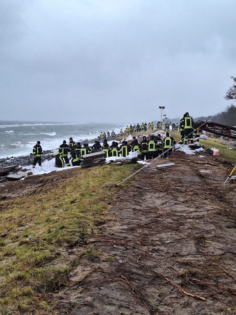 FW-SE: Kräfte aus dem Kreis Segeberg bei Deichverteidigung gefordert