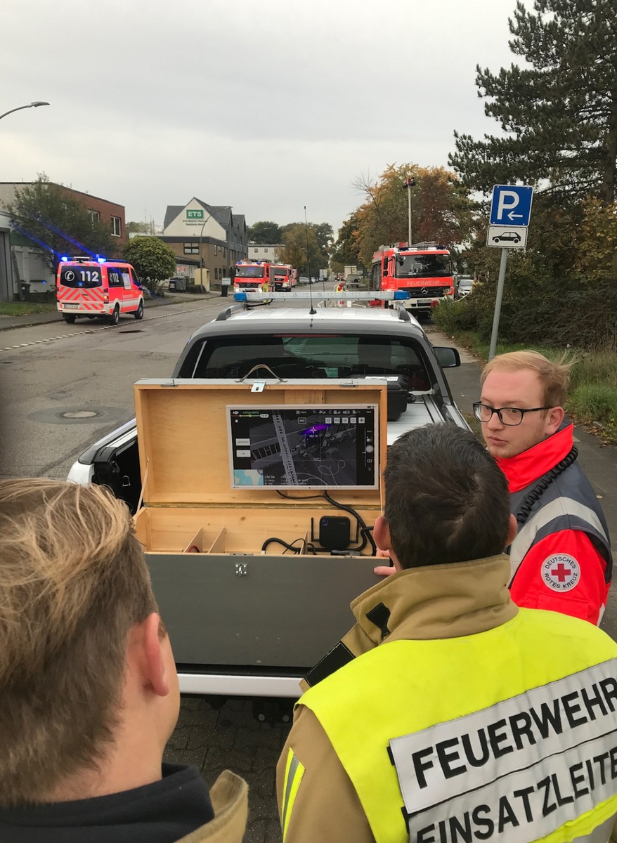 FW-BOT: Brand in einem ehemaligen Industriebetrieb