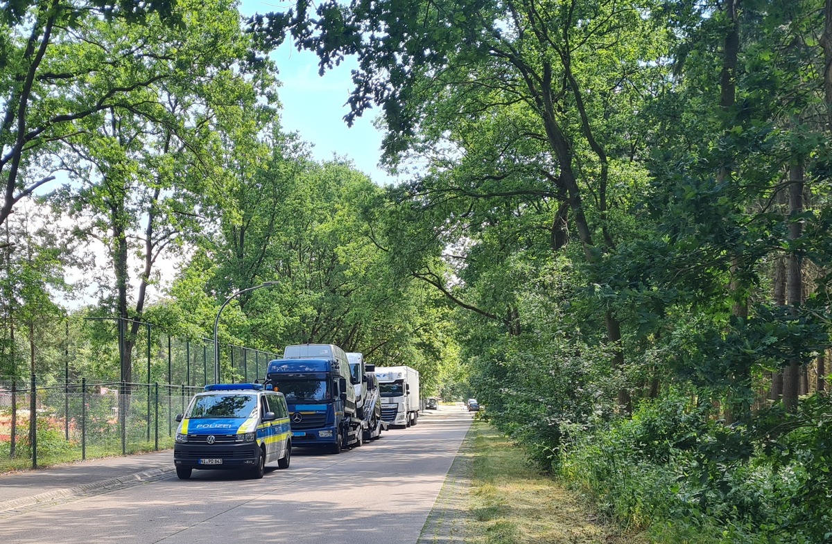 POL-NI: Nienburg/Langendamm - Ganzheitliche Großkontrolle des gewerblichen Güter- und Personenverkehrs