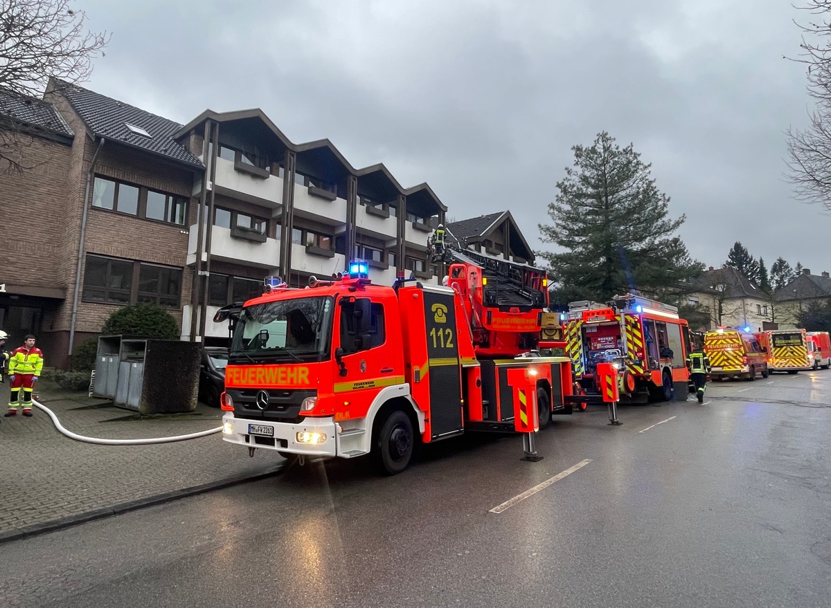 FW-MH: Küchenbrand in Speldorf endet glimpflich