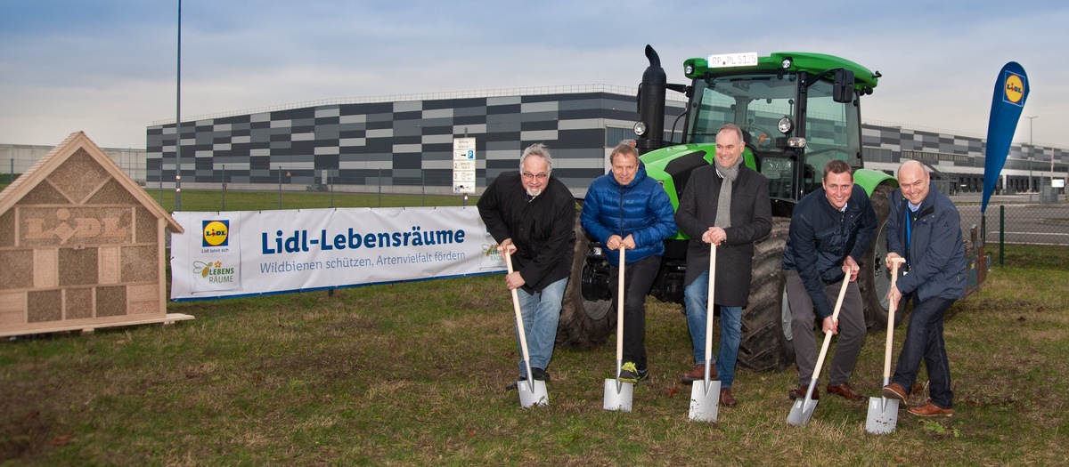 &quot;Lidl-Lebensräume&quot;: Lidl startet bundesweites Bienenschutz- und Artenvielfaltprogramm / 360-Grad-Initiative mit wissenschaftlicher Begleitung setzt Zeichen gegen Bienensterben (FOTO)