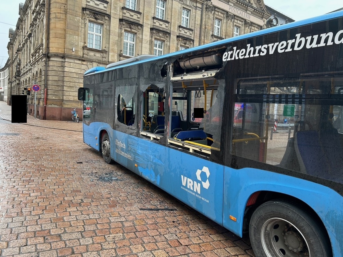 POL-PDLU: Speyer - Unfall zwischen Rettungswagen und Linienbus