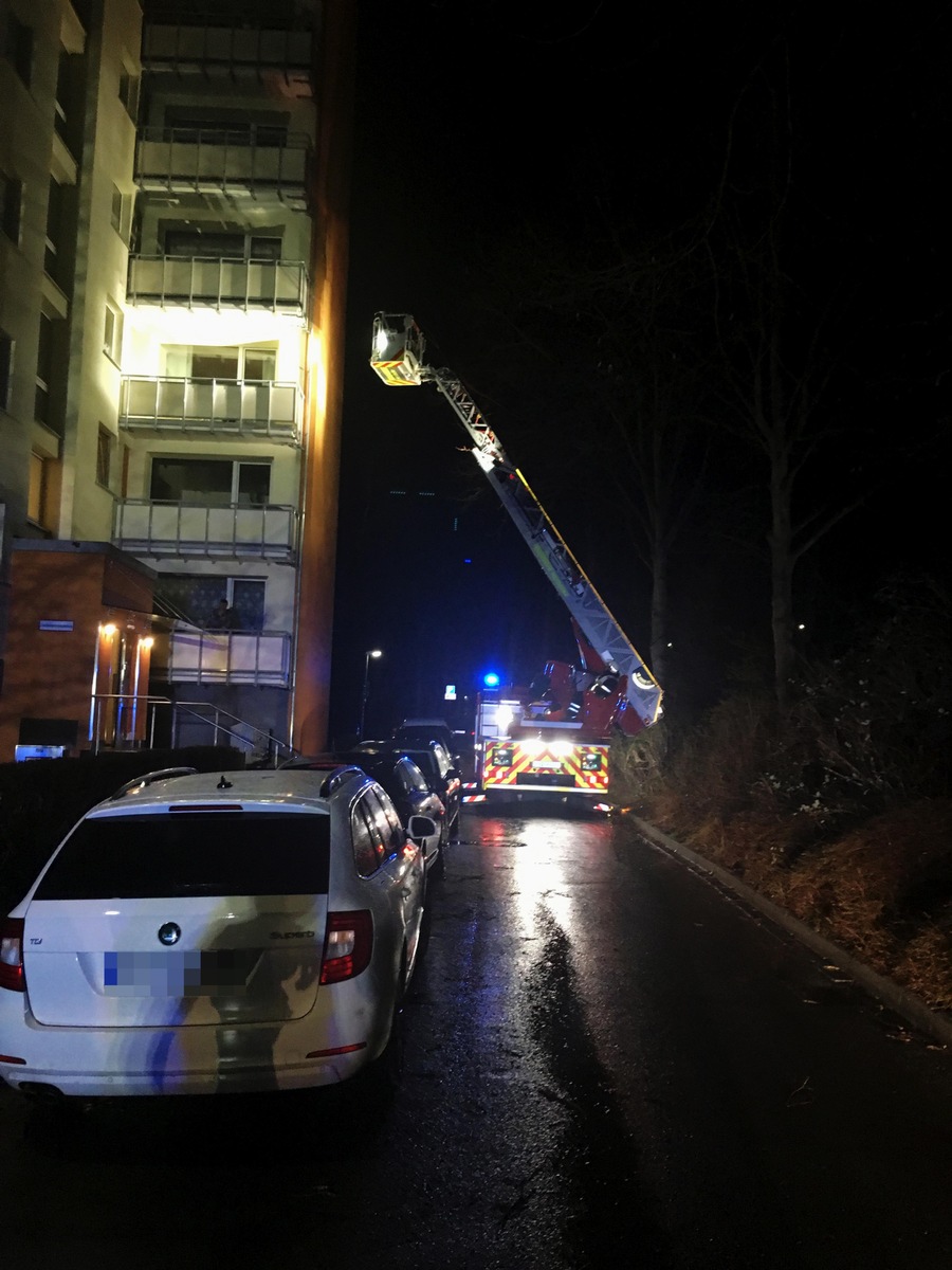 FW-EN: Gemeldeter Hochausbrand aus der Neuen Bachstraße