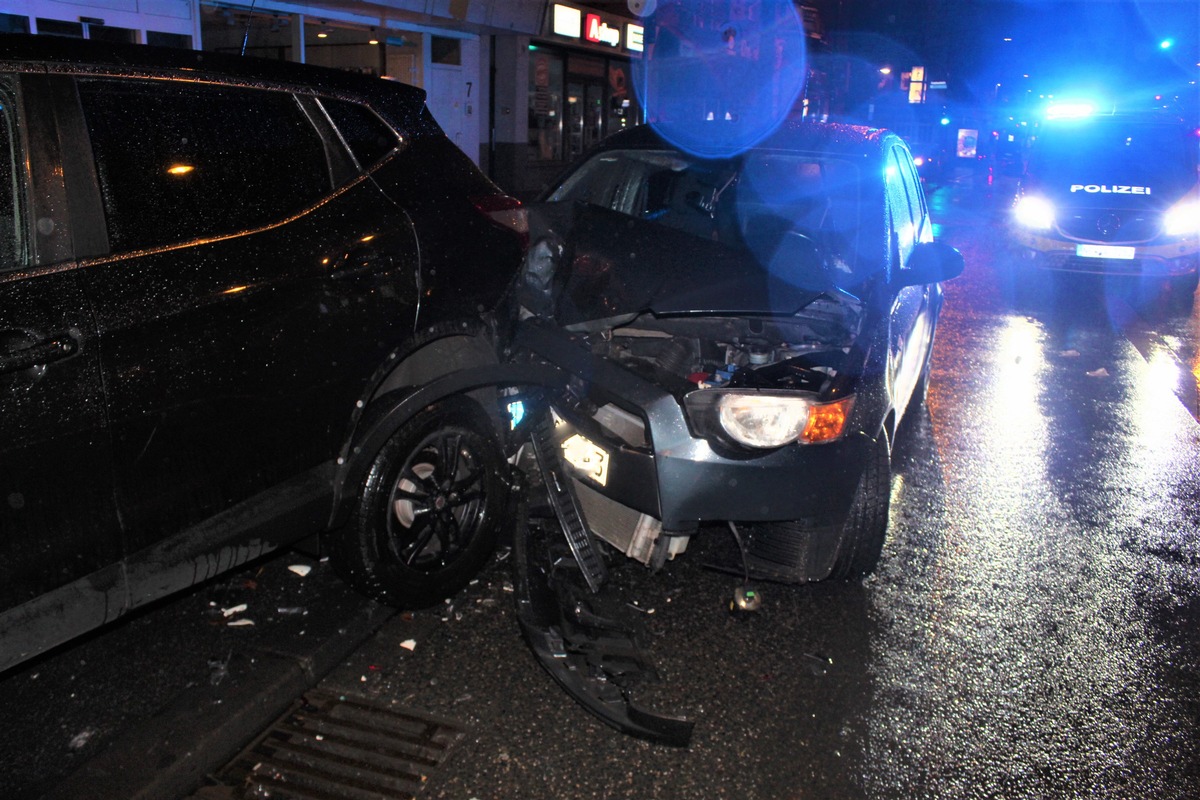 POL-AC: Verkehrsunfall mit gestohlenem Pizzaauto in Aachen