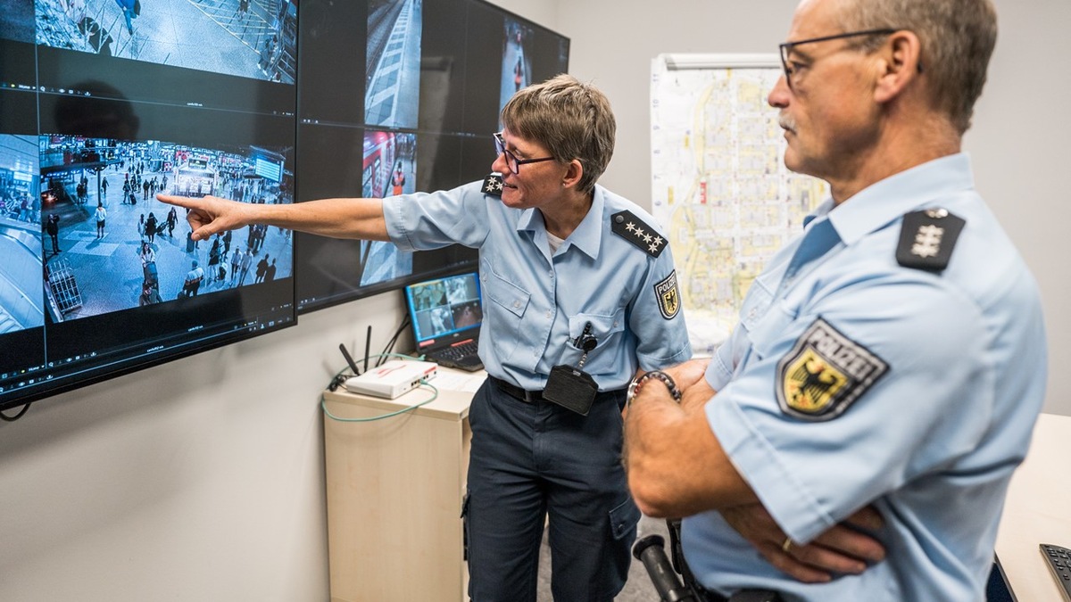 Bundespolizeidirektion München: Zivile Fahnder erkennen Taschendieb / Mehrfachtäter festgenommen