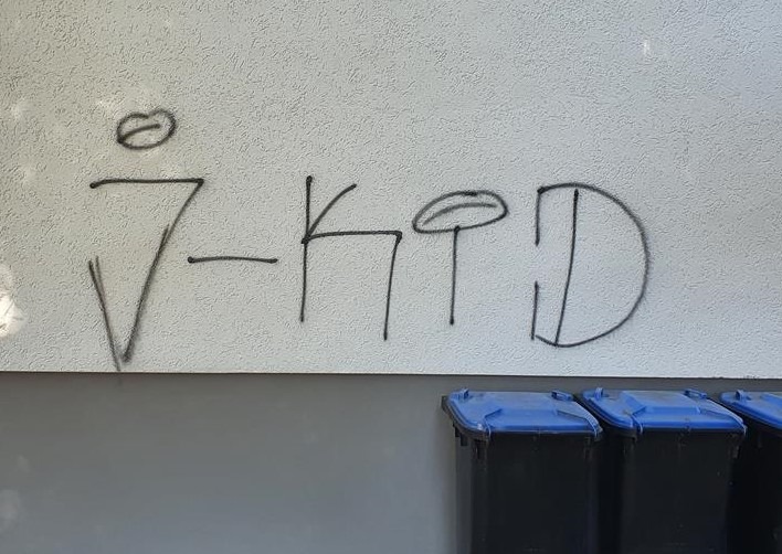 POL-PDWIL: Sachbeschädigung durch Graffiti