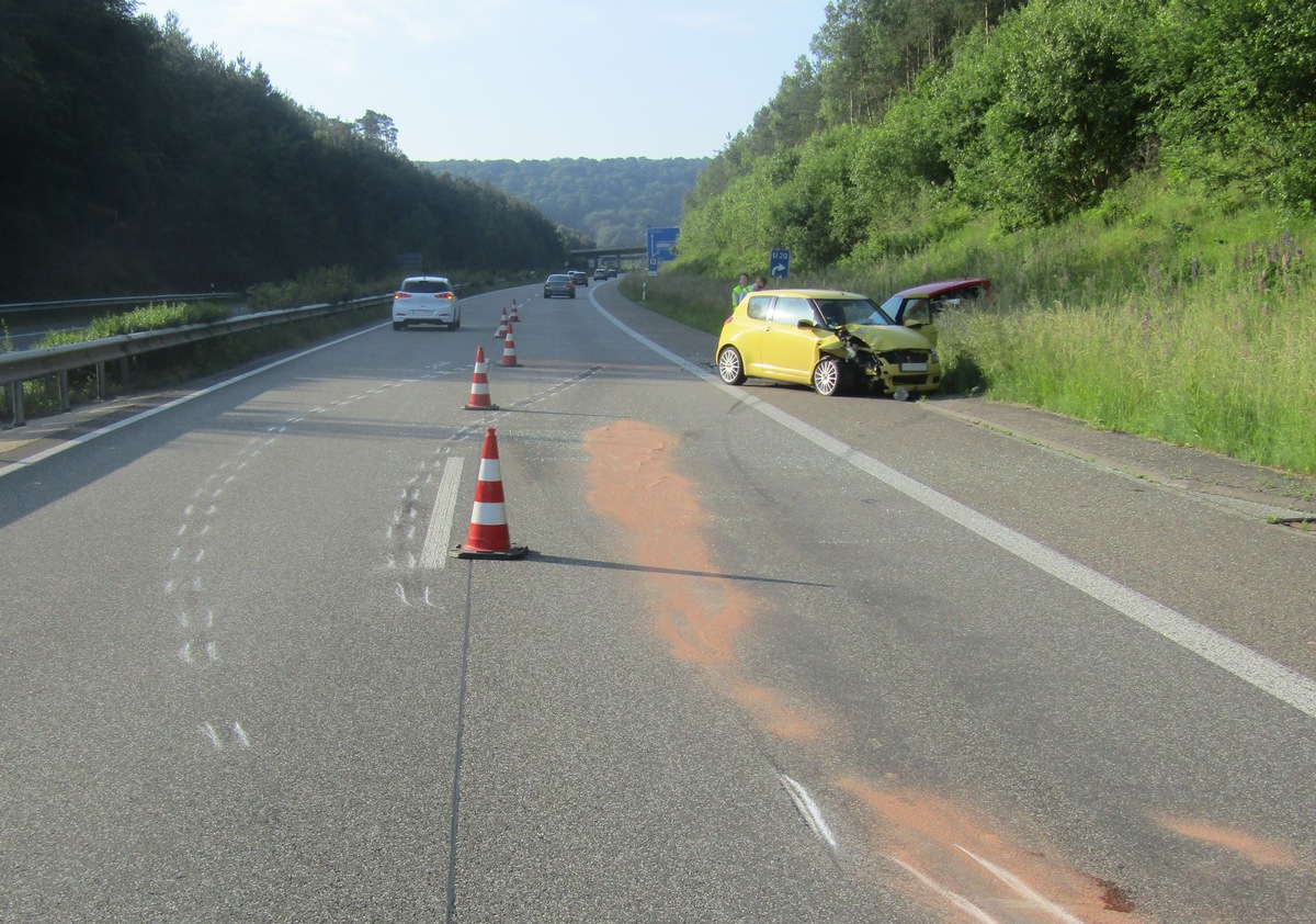 POL-PDKL: Auffahrunfall im Kurvenbereich