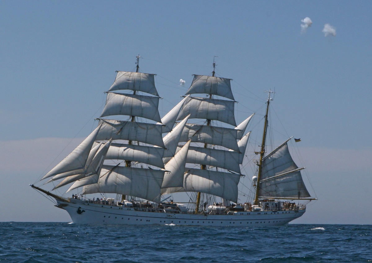 Deutsche Marine - Pressemeldung / Pressetermin: Für die &quot;Gorch Fock&quot; heißt es wieder &quot;Leinen los und Segel setzen&quot;