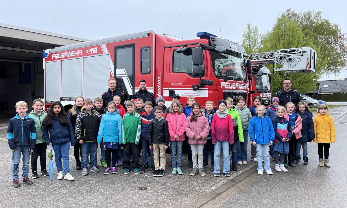 FW-KLE: Toller Projekttag der Grundschule Hasselt mit der Freiwilligen Feuerwehr Bedburg-Hau