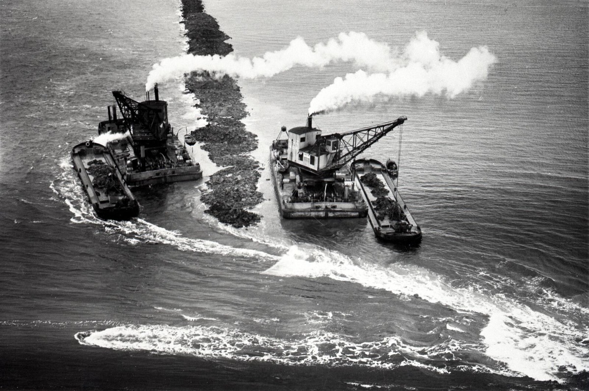 100 Jahre Zuiderzee-Gesetz: Neues Land, von Menschenhand geschaffen / Gesetz zum Schutz gegen Überschwemmungen und Fluten veränderte die Landschaft der Niederlande gravierend