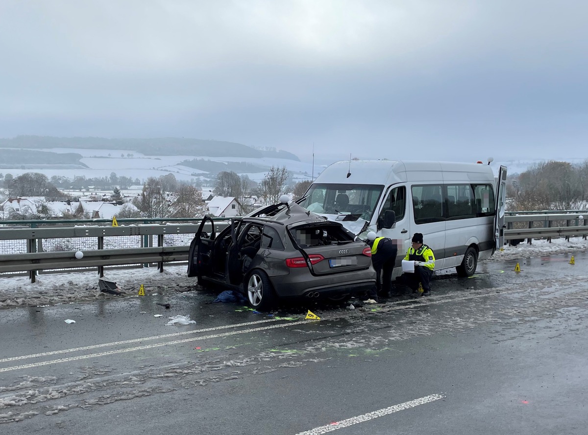 POL-HX: Tödlicher Unfall auf der B64 bei Brakel-Hembsen