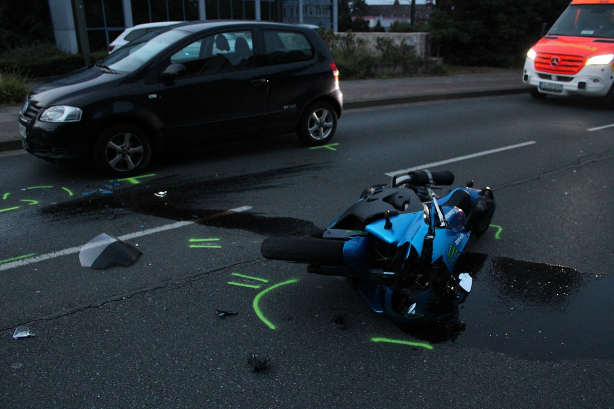 POL-BI: Fluchtversuch eines Kradfahrers endet mit Unfall