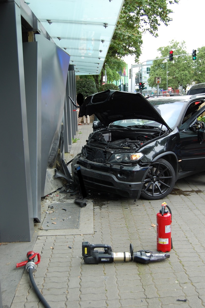 POL-PPWP: Verkehrsunfall an der Tourist-Information