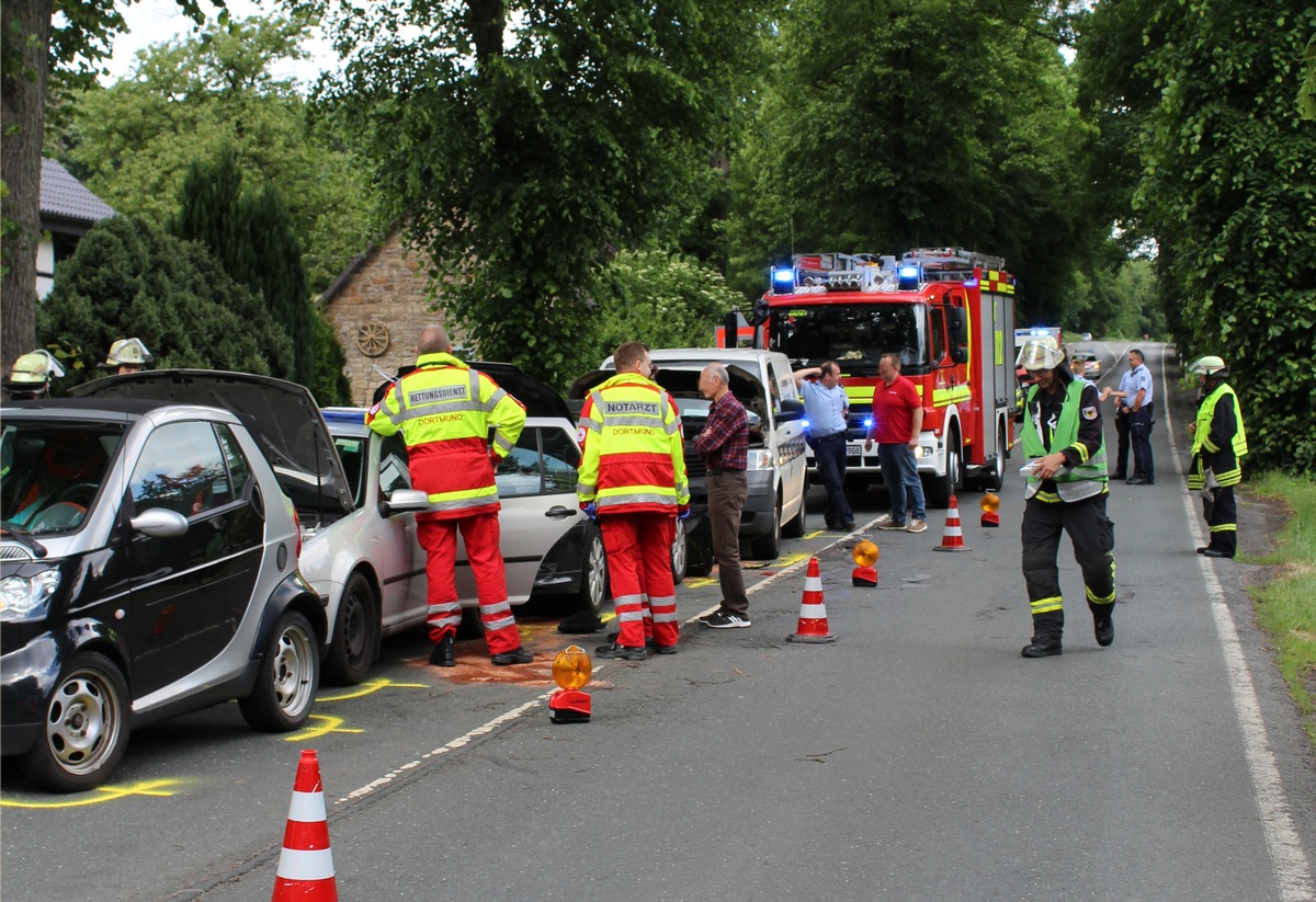 FW-DO: Verkehrsunfall mit mehreren Fahrzeugen fordert 5 Verletze