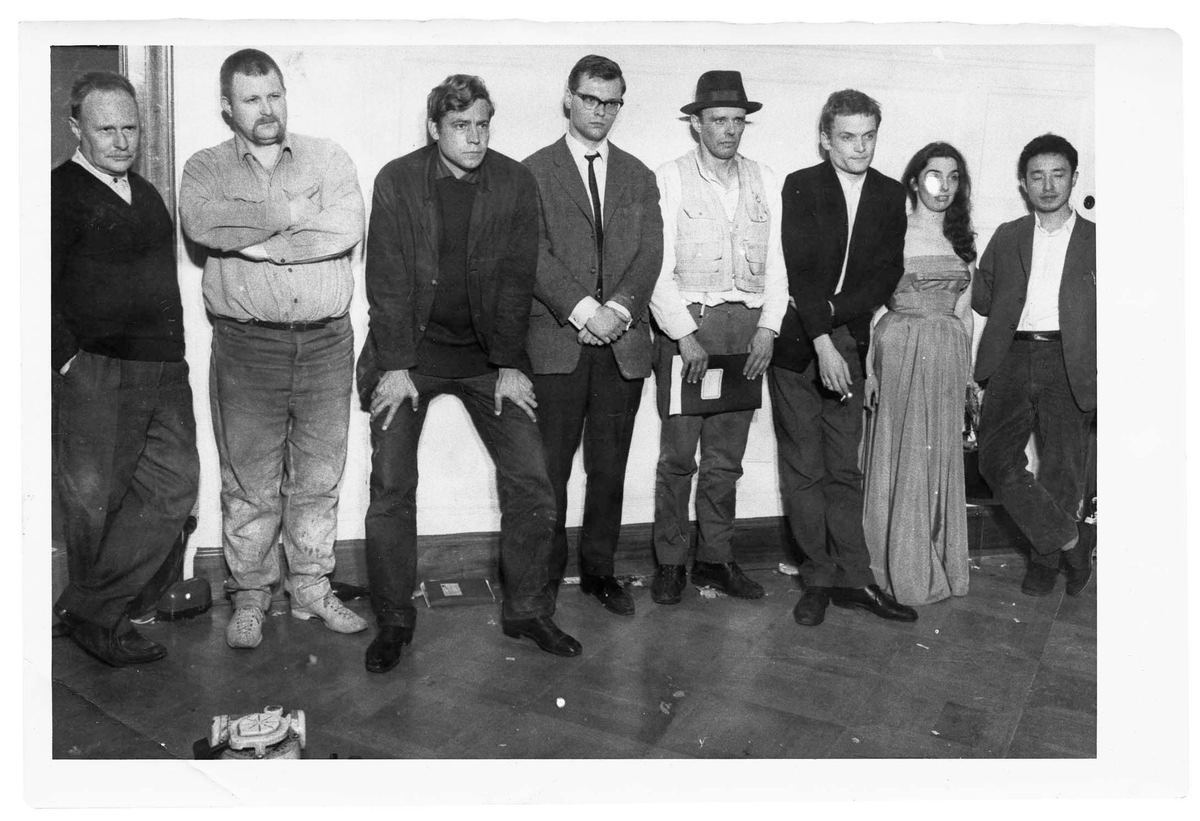 ZKM Karlsruhe präsentiert: Joseph Beuys, Bazon Brock und Wolf Vostell - Die drei bedeutenden deutschen Aktionskünstler der Nachkriegsmoderne erstmals gemeinsam in einer groß angelegten Schau (FOTO)