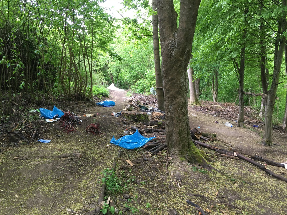 POL-LB: Böblingen: Randalierer verwüsten Downhill-Strecke und beschädigen Fußgängerbrücke