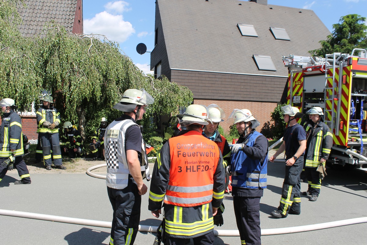 FW-WRN: Bildmaterial zum Bericht: Feuer_3: Kellerbrand durch Trennarbeiten an einem Öltank