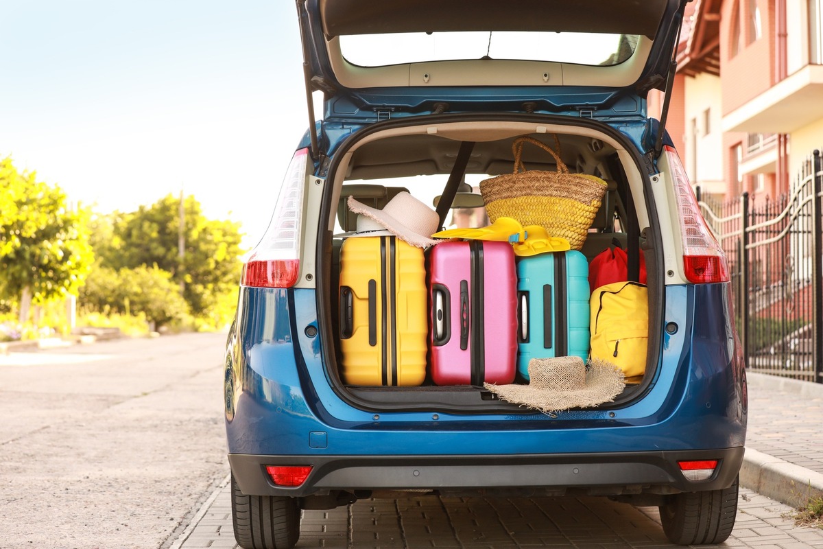 Gepäck im Auto sicher verstauen: Infos & Tipps