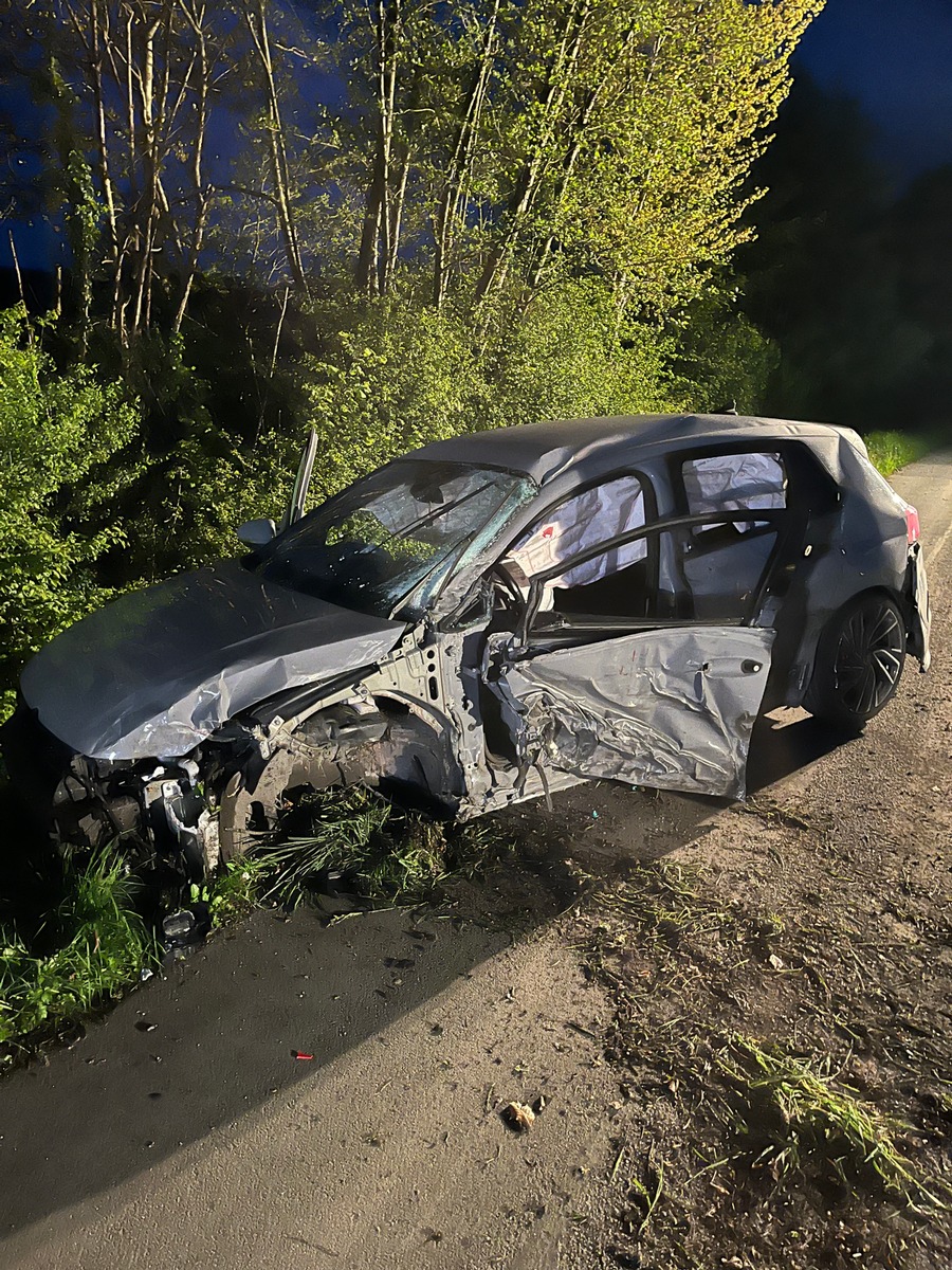 POL-MS: 19-Jähriger flüchtet nach Unfall - Unfallaufnahmeteam im Einsatz