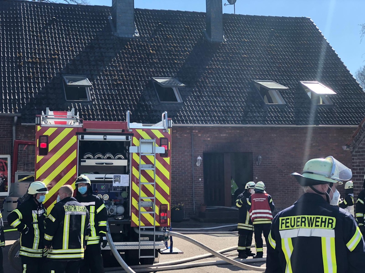 POL-STD: Schnelles Eingreifen der Feuerwehr verhindert größeren Brand in Deinste