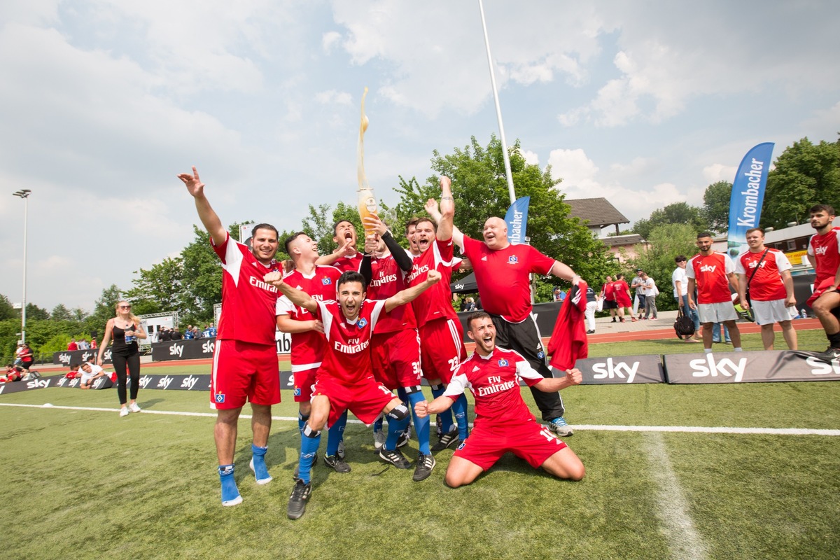 &quot;Hamburger SV Fanclub Moin Moin&quot; ist Deutscher Fußball-Fanmeister 2016