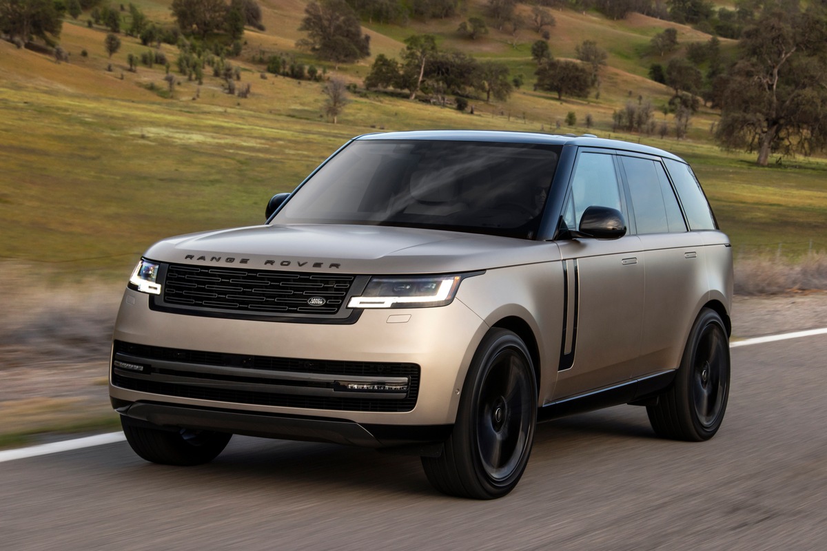 Marktstart für den neuen Range Rover: Der Taktgeber im Luxus-Geländewagensegment präsentiert sich hochwertiger und nachhaltiger als je zuvor