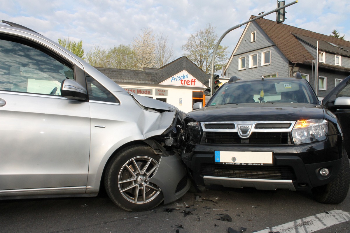 POL-OE: Unfall mit leichtverletzter Person