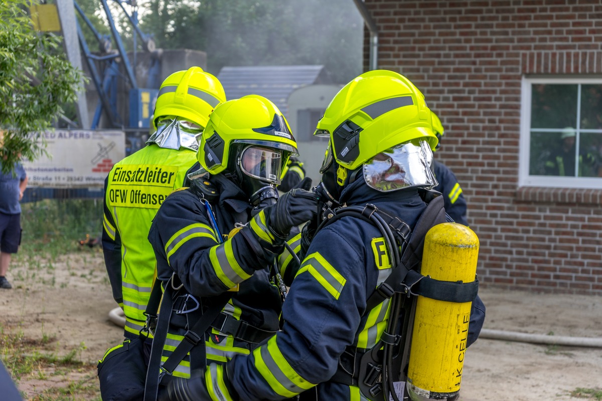 FW Flotwedel: Unbekannte Rauchentwicklung entpuppt sich als Einsatzübung