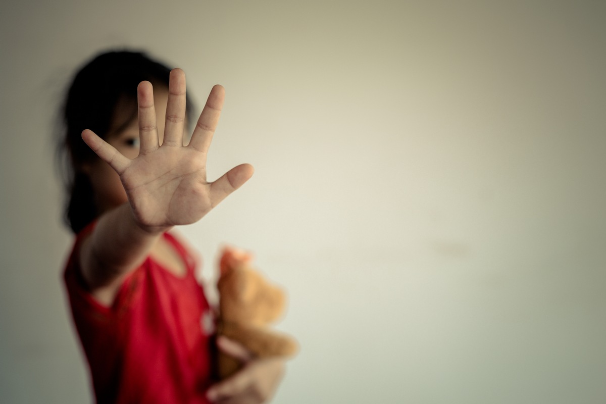 Une étude le montre : la violence physique et psychologique envers les enfants fait partie du quotidien