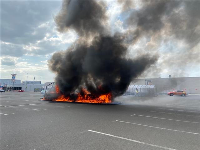 POL-PIING: Brand einer Einkaufswagenbox