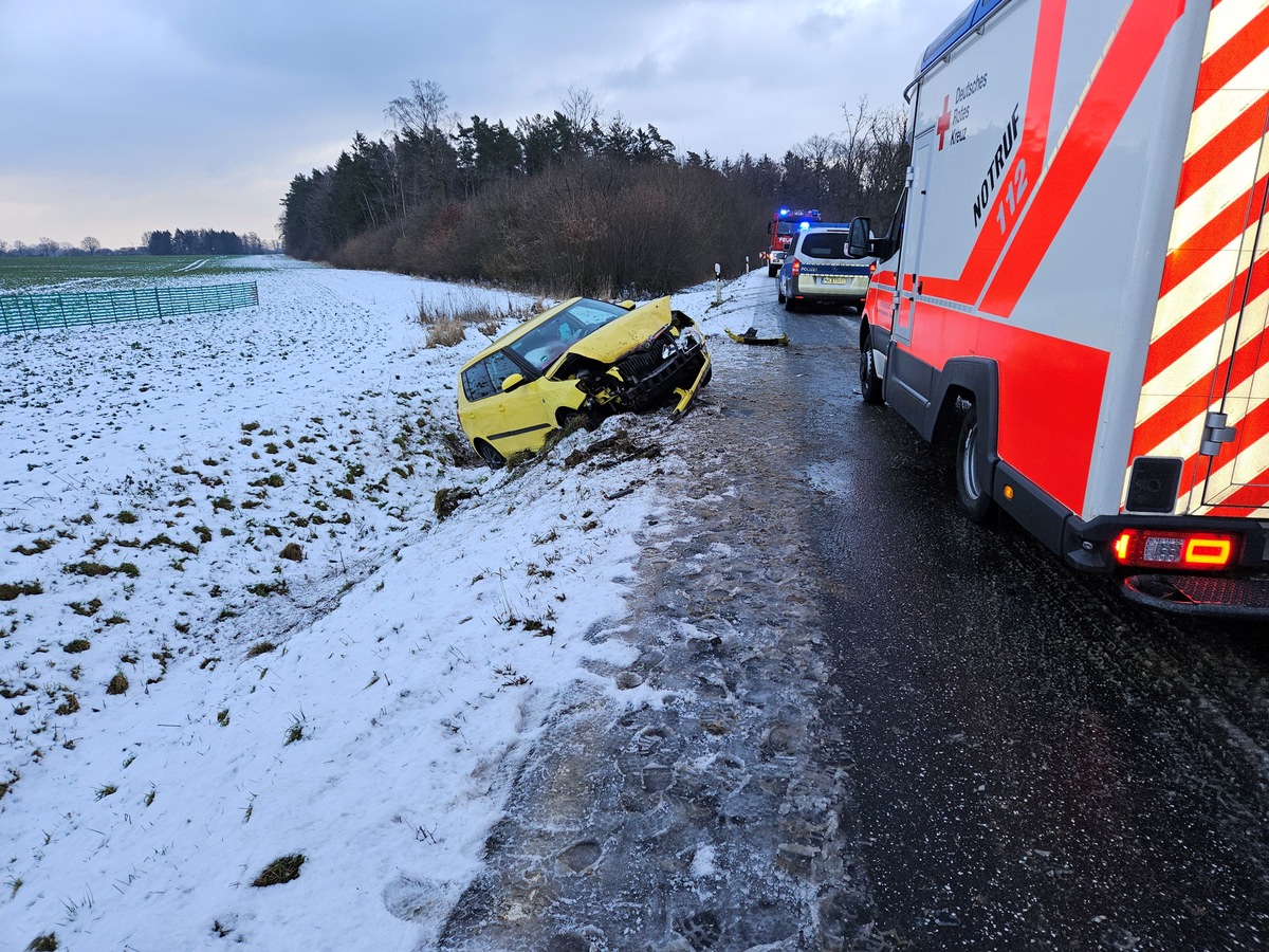 POL-NB: Zwei verletzte Personen auf winterglatter B194 bei Klevenow