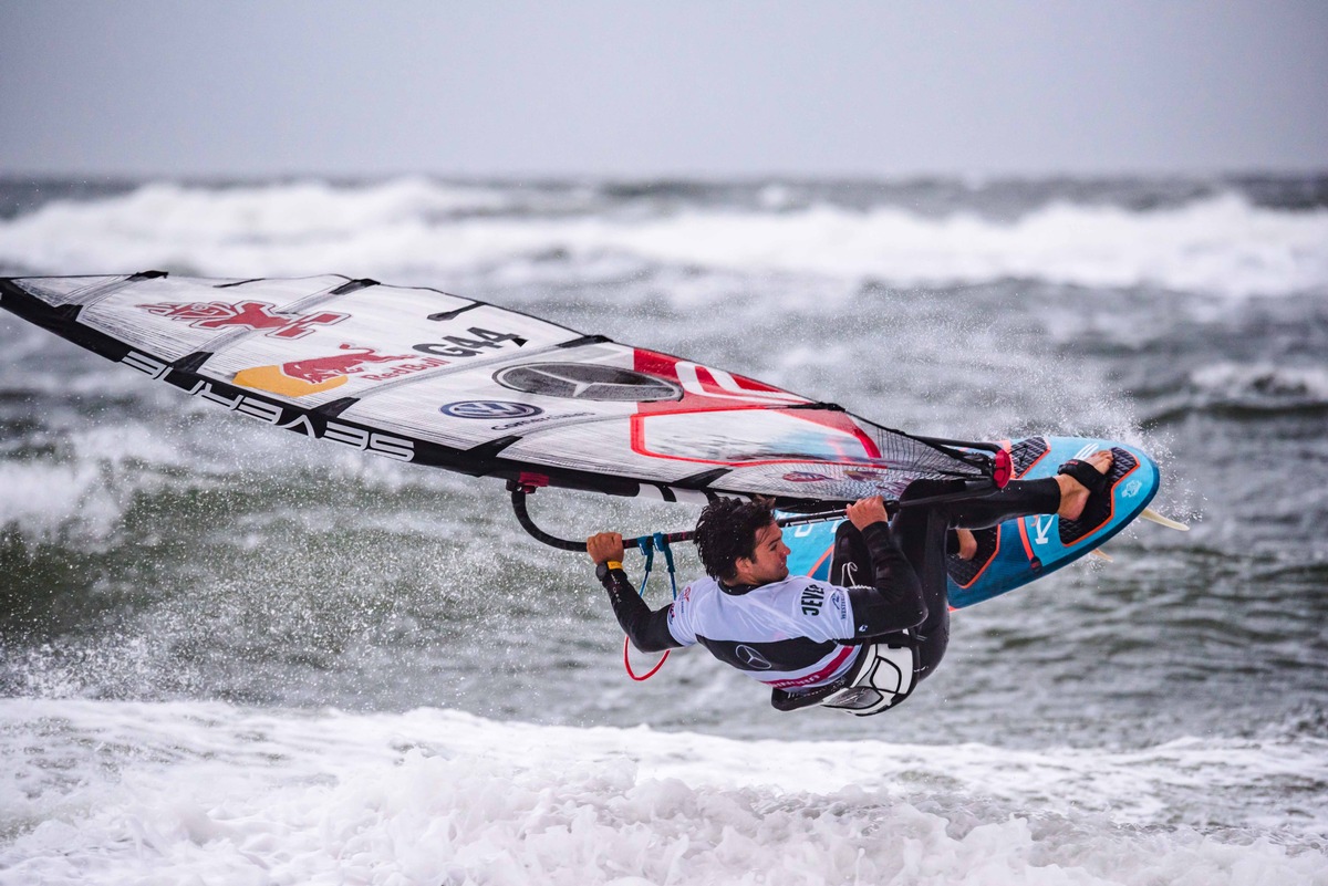 Stürmischer Montag beim Mercedes-Benz Windsurf World Cup Sylt 2019 - Philip Köster hat Titel im Blick / Green Seven Summit: Prof. Dr. Maja Göpel: &quot;Wir brauchen Ehrlichkeit for Future!&quot;