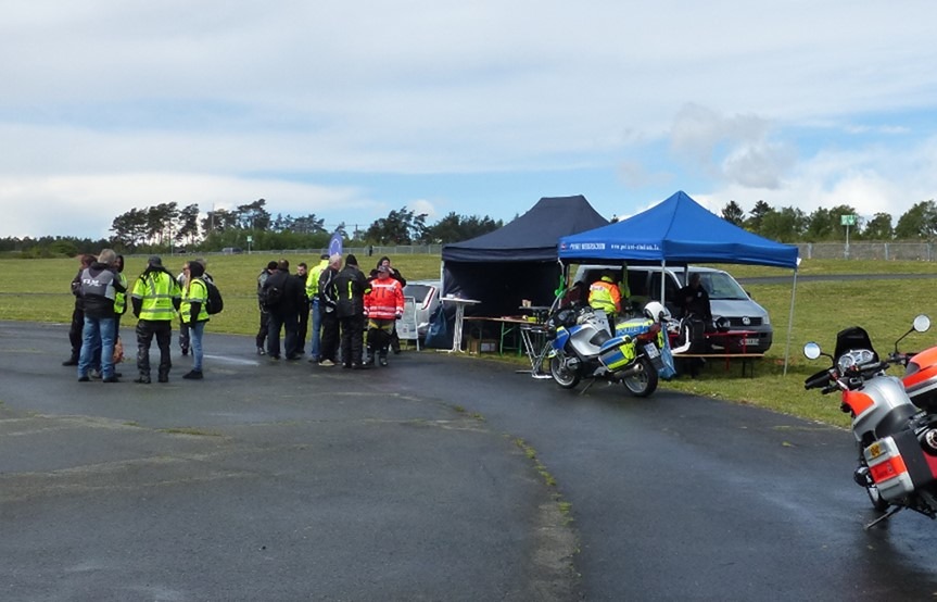 POL-HK: Soltau: Sicherheitstraining für Biker - Guter Besuch bei widrigem Wetter