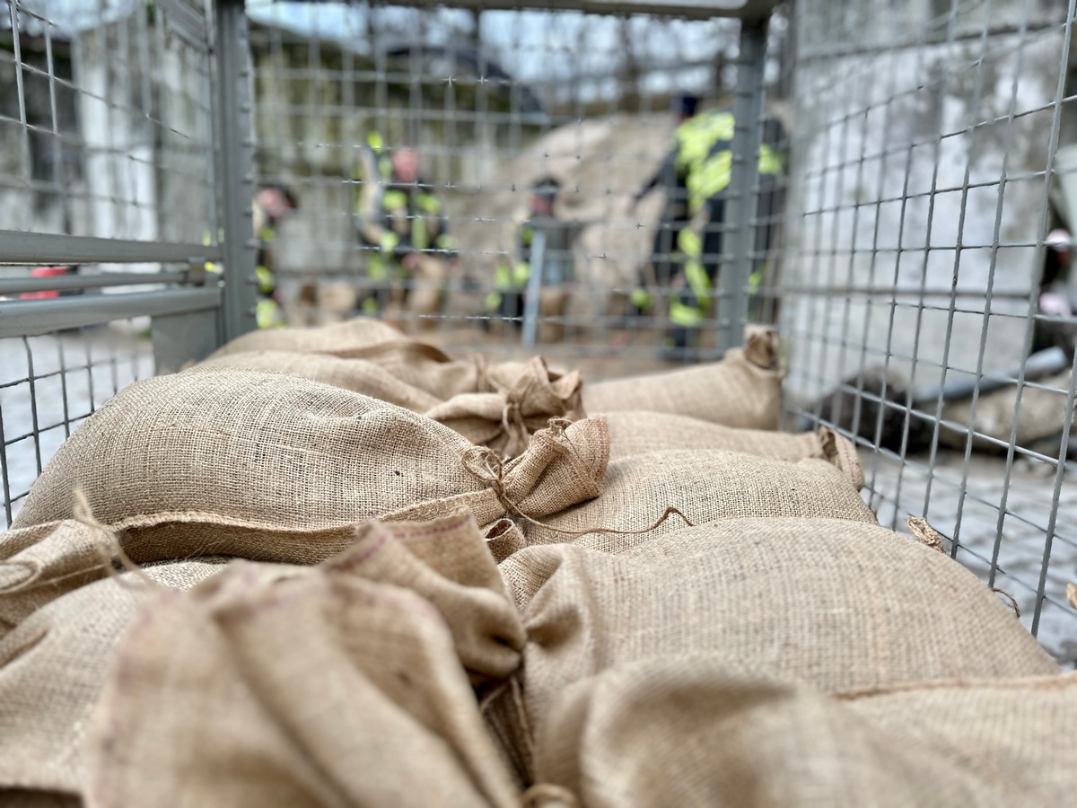 FW Hünxe: Hochwasserlage wird beobachtet