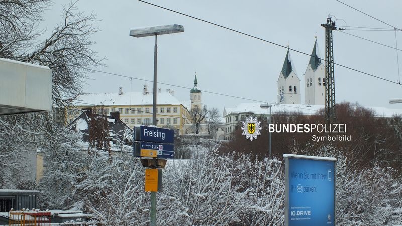 Bundespolizeidirektion München: Fremdenfeindliche Parolen im Zug: Täter alkoholisiert