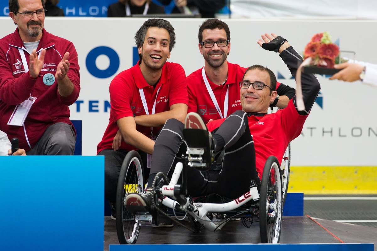 Deux équipes de la BFH au Cybathlon 2020