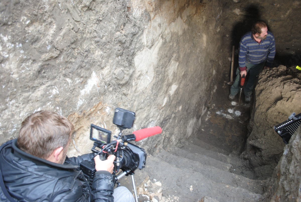 Die Suche nach Hitlers Bombe /  ZDF-Dokumentation über unterirdische Geheimwaffenfabrik (FOTO)