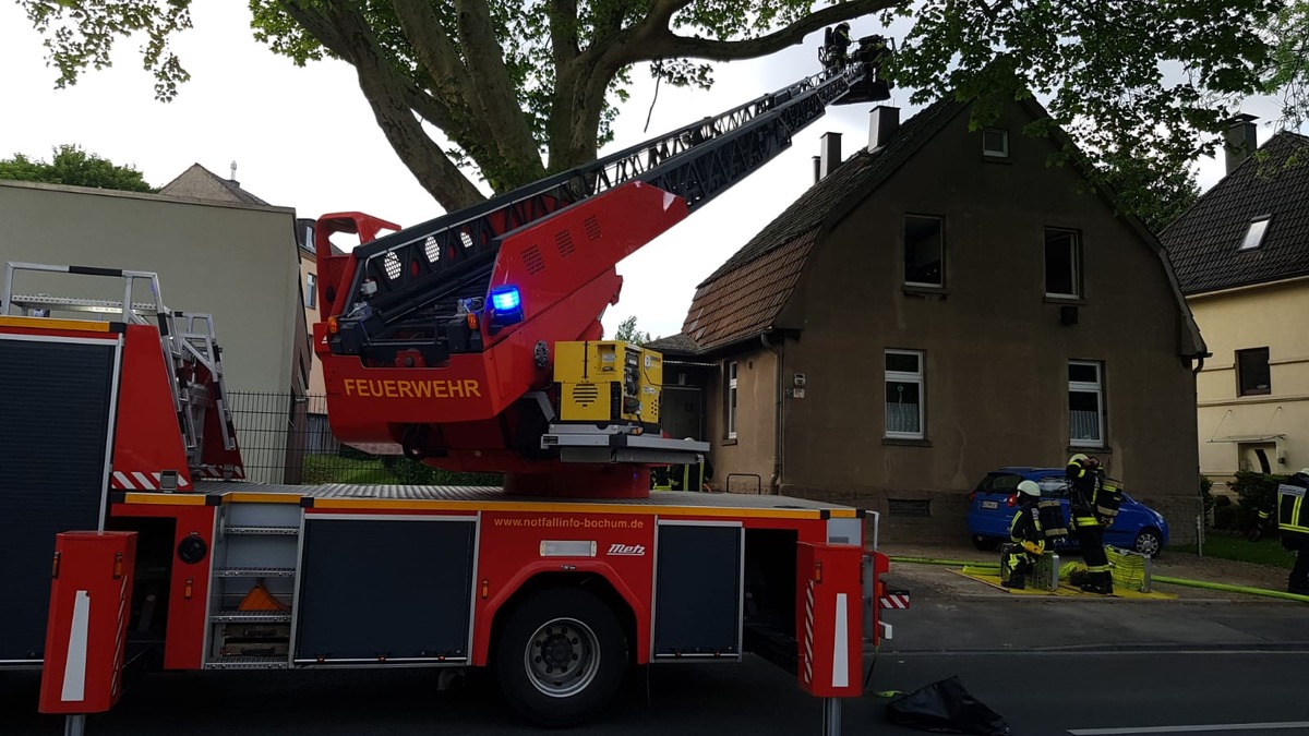 FW-BO: Erweiterter Kaminbrand in Altenbochum